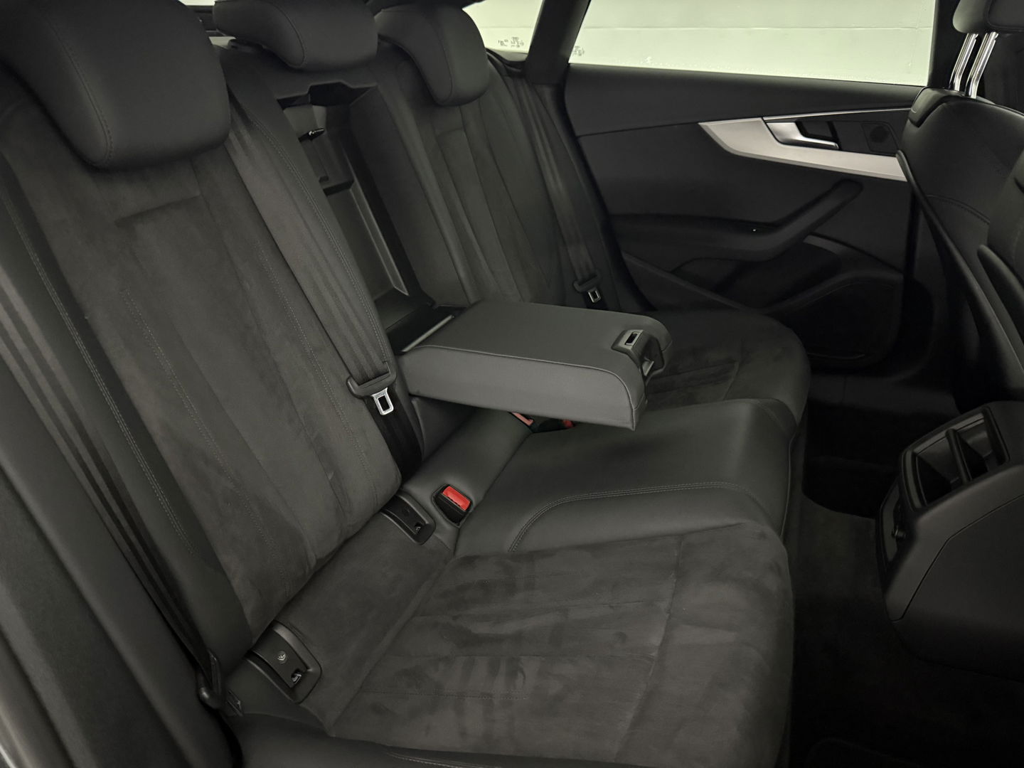 Audi A5 Black Edition S-Line | Virtual | Stoelverw. | Camera | Carplay | Navi | LED