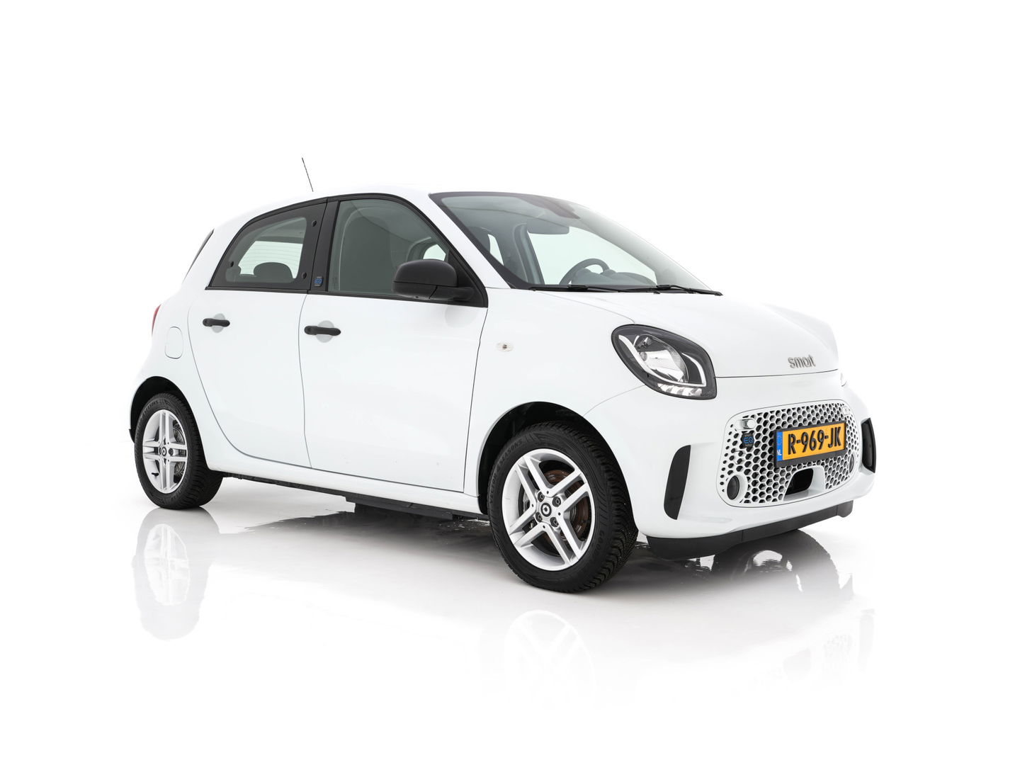 Smart Forfour EQ Essential 18 kWh [ 3-Fase ] (INCL-BTW) Aut. *FULL-LEATHER | AIRCO | CRUISE | DAB+ | COMFORT-SEATS | 15''ALU*