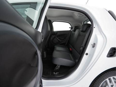 Smart Forfour EQ Essential 18 kWh [ 3-Fase ] (INCL-BTW) Aut. *FULL-LEATHER | AIRCO | CRUISE | DAB+ | COMFORT-SEATS | 15''ALU*