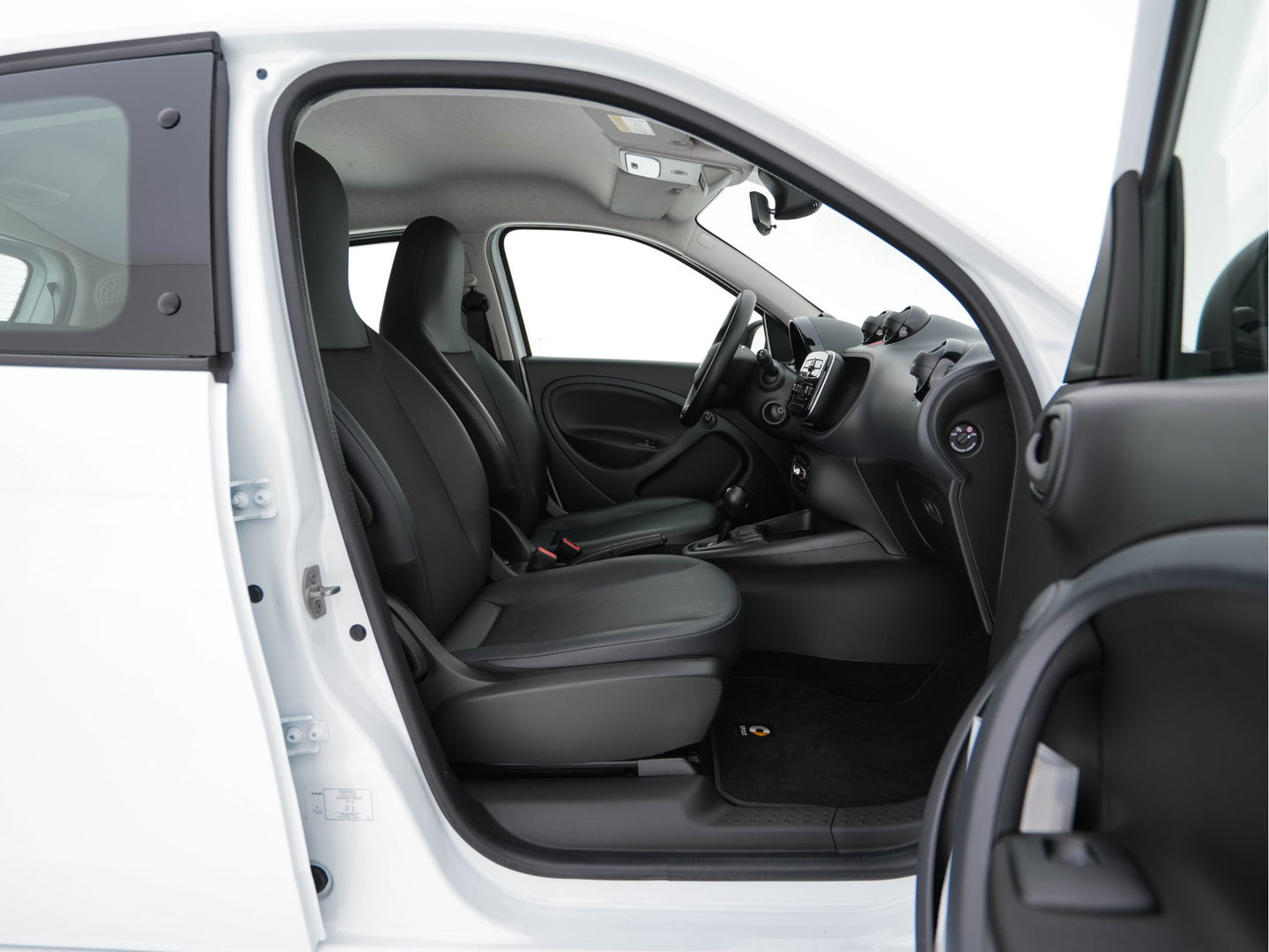 Smart Forfour EQ Essential 18 kWh [ 3-Fase ] (INCL-BTW) Aut. *FULL-LEATHER | AIRCO | CRUISE | DAB+ | COMFORT-SEATS | 15''ALU*