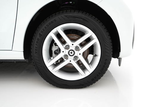 Smart Forfour EQ Essential 18 kWh [ 3-Fase ] (INCL-BTW) Aut. *FULL-LEATHER | AIRCO | CRUISE | DAB+ | COMFORT-SEATS | 15''ALU*