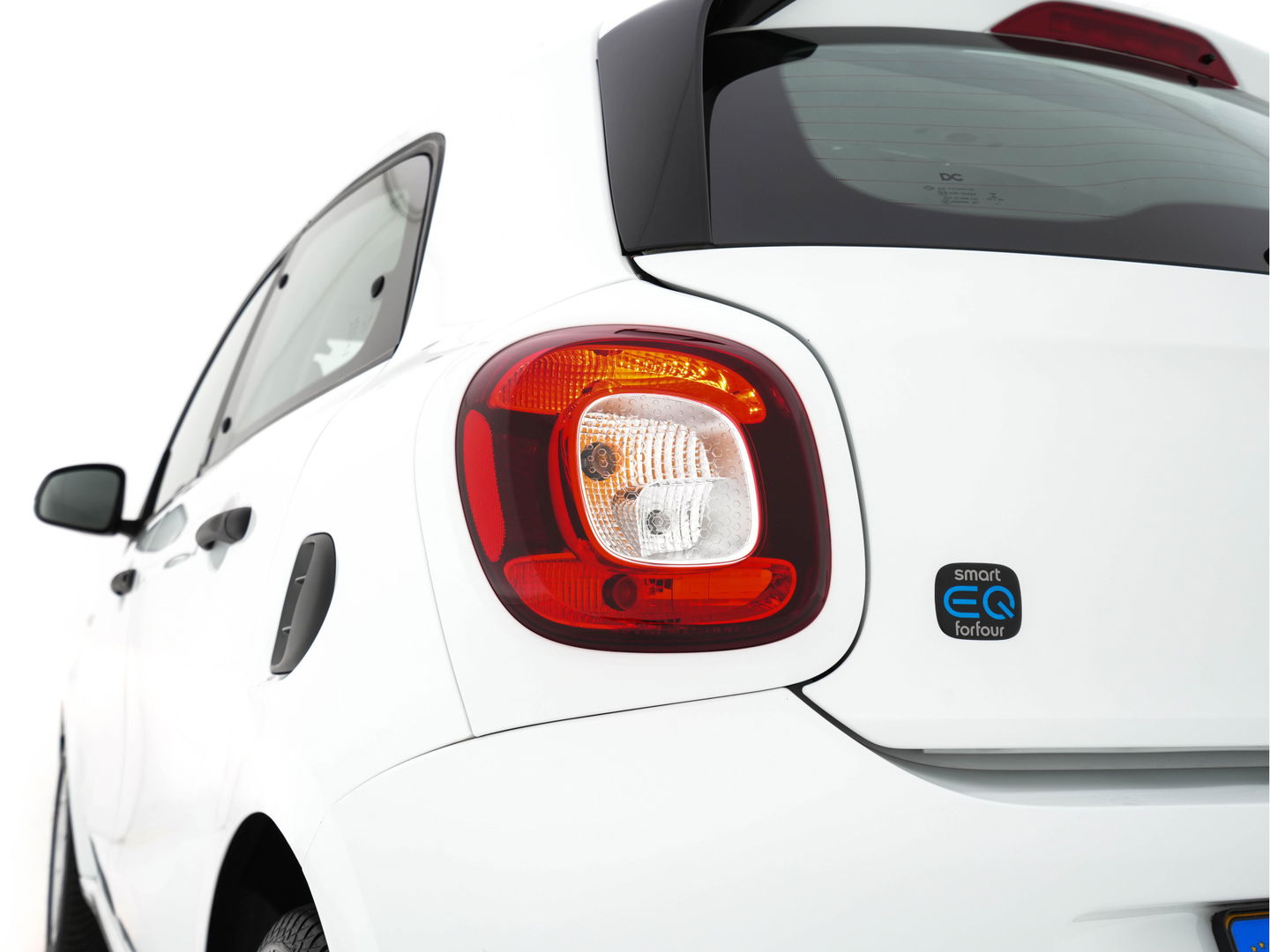 Smart Forfour EQ Essential 18 kWh [ 3-Fase ] (INCL-BTW) Aut. *FULL-LEATHER | AIRCO | CRUISE | DAB+ | COMFORT-SEATS | 15''ALU*