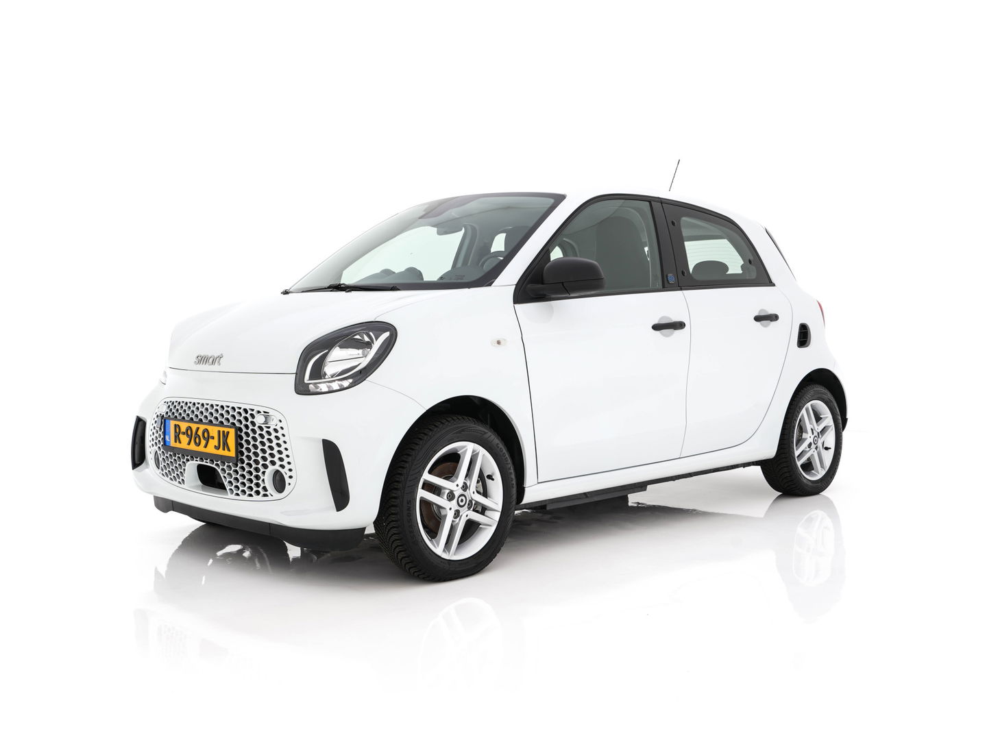 Smart Forfour EQ Essential 18 kWh [ 3-Fase ] (INCL-BTW) Aut. *FULL-LEATHER | AIRCO | CRUISE | DAB+ | COMFORT-SEATS | 15''ALU*