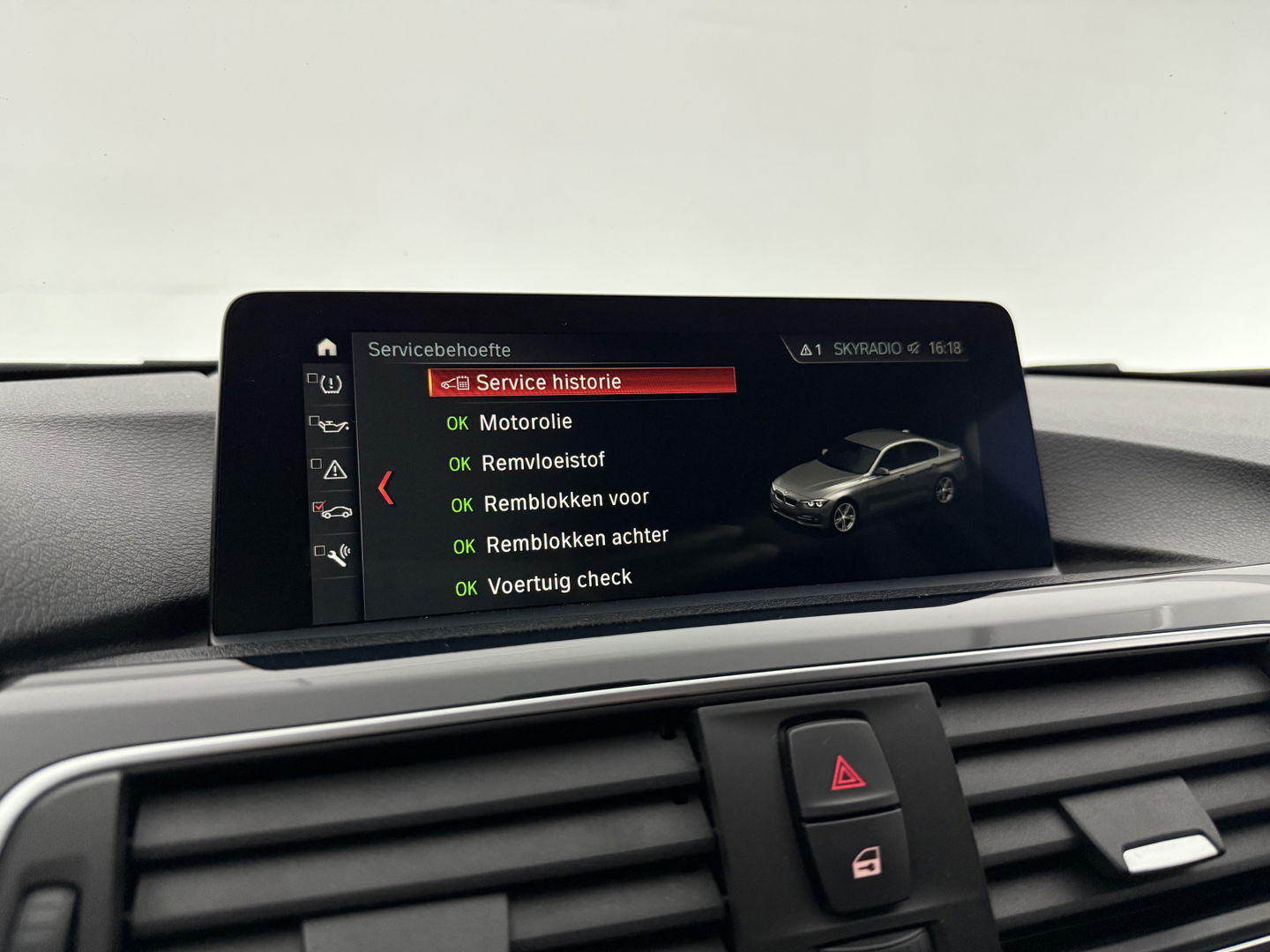 BMW 3 Serie 318i Executive | LED | Clima | Cruise | Navigatie | Parkeersens. | Stoelverw. | NAP