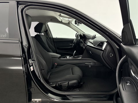 BMW 3 Serie 318i Executive | LED | Clima | Cruise | Navigatie | Parkeersens. | Stoelverw. | NAP