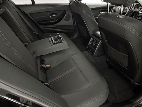 BMW 3 Serie 318i Executive | LED | Clima | Cruise | Navigatie | Parkeersens. | Stoelverw. | NAP