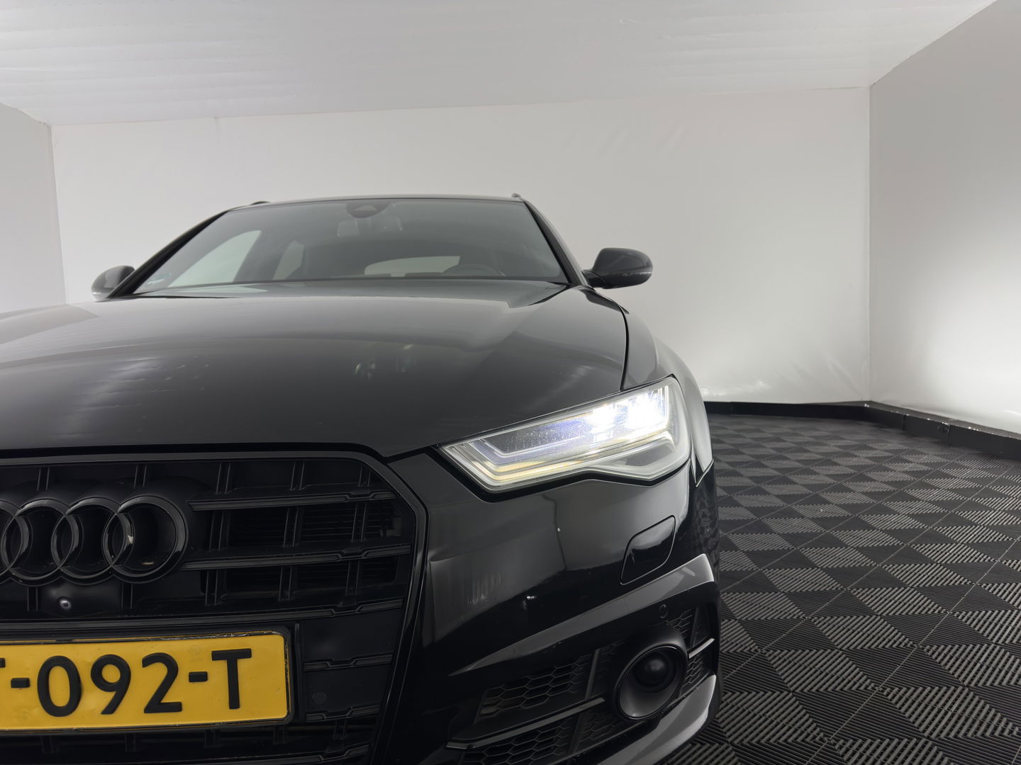 Audi A6 Avant 3.0 TDI BITurbo Quattro S-Line Competition Aut *LUXURY-LEATHER | FULL-LED | BOSE-SURROUND | KEYLESS | CAMERA | NAVI-FULLMAP | HEATED-SPORTSEATS | KEYLESS | SHIFT-PADDLES | DRIVE-SELECT | LANE-ASSIST | CRUISE | PDC | PRIVACY-GLASS | TO