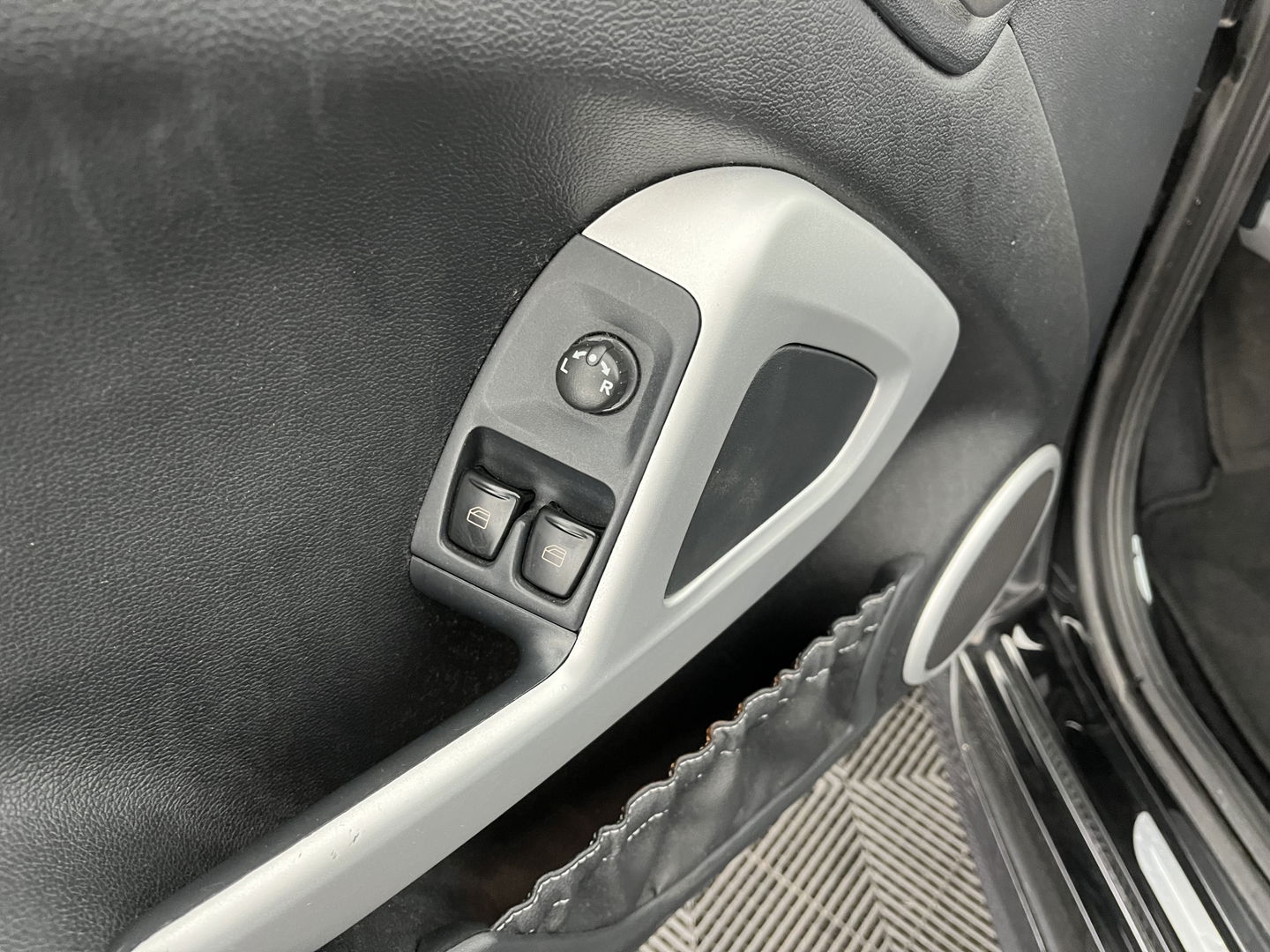 Smart Fortwo cabrio Electric drive Brabus Black-Edition 18 kWh {SOH-99%} Aut. *NAVI-FULLMAP | LEATHER | AIRCO | HEATED-SPORTSEATS | CRUISE | SHIFT-PADDLES  | AIRSCARF | 16'' ALU*