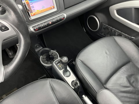 Smart Fortwo cabrio Electric drive Brabus Black-Edition 18 kWh {SOH-99%} Aut. *NAVI-FULLMAP | LEATHER | AIRCO | HEATED-SPORTSEATS | CRUISE | SHIFT-PADDLES  | AIRSCARF | 16'' ALU*