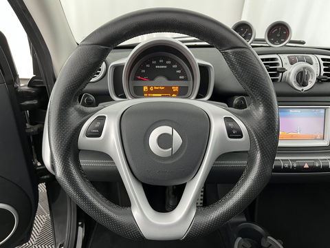 Smart Fortwo cabrio Electric drive Brabus Black-Edition 18 kWh {SOH-99%} Aut. *NAVI-FULLMAP | LEATHER | AIRCO | HEATED-SPORTSEATS | CRUISE | SHIFT-PADDLES  | AIRSCARF | 16'' ALU*