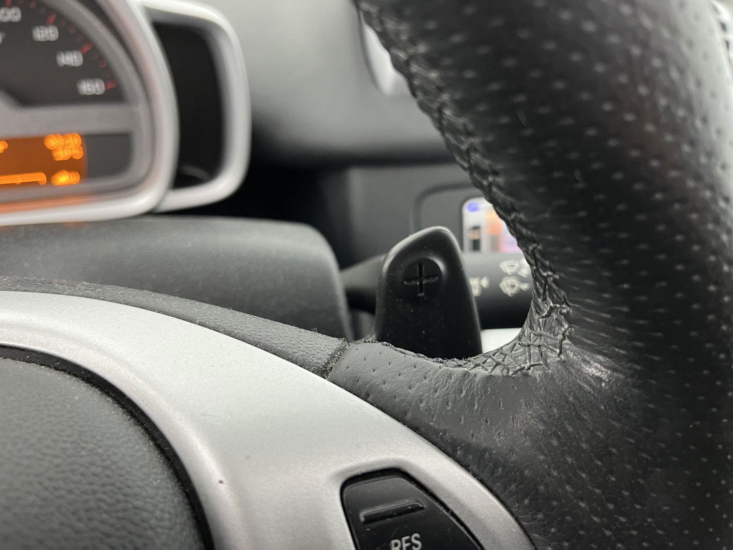 Smart Fortwo cabrio Electric drive Brabus Black-Edition 18 kWh {SOH-99%} Aut. *NAVI-FULLMAP | LEATHER | AIRCO | HEATED-SPORTSEATS | CRUISE | SHIFT-PADDLES  | AIRSCARF | 16'' ALU*