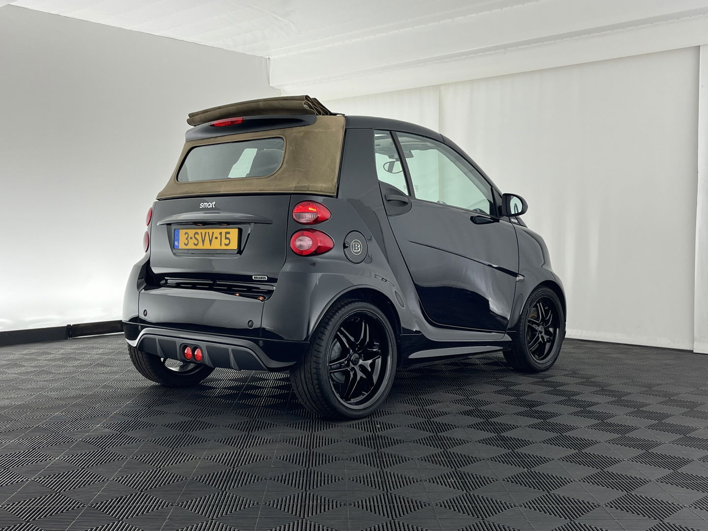 Smart Fortwo cabrio Electric drive Brabus Black-Edition 18 kWh {SOH-99%} Aut. *NAVI-FULLMAP | LEATHER | AIRCO | HEATED-SPORTSEATS | CRUISE | SHIFT-PADDLES  | AIRSCARF | 16'' ALU*