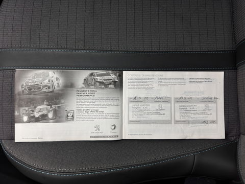 Peugeot e-208 EV Allure 50 kWh {SOH-91%} Aut *FULL-LED | DIGI-COCKPIT | BLINDSPOT | CAMERA | NAVI-FULLMAP | LANE-ASSIST | KEYLESS | DAB | CCS-FASTLOADER | TOP-VIEW | AMBIENT-LIGHT | PRIVACY-GLASS | 17"ALU*