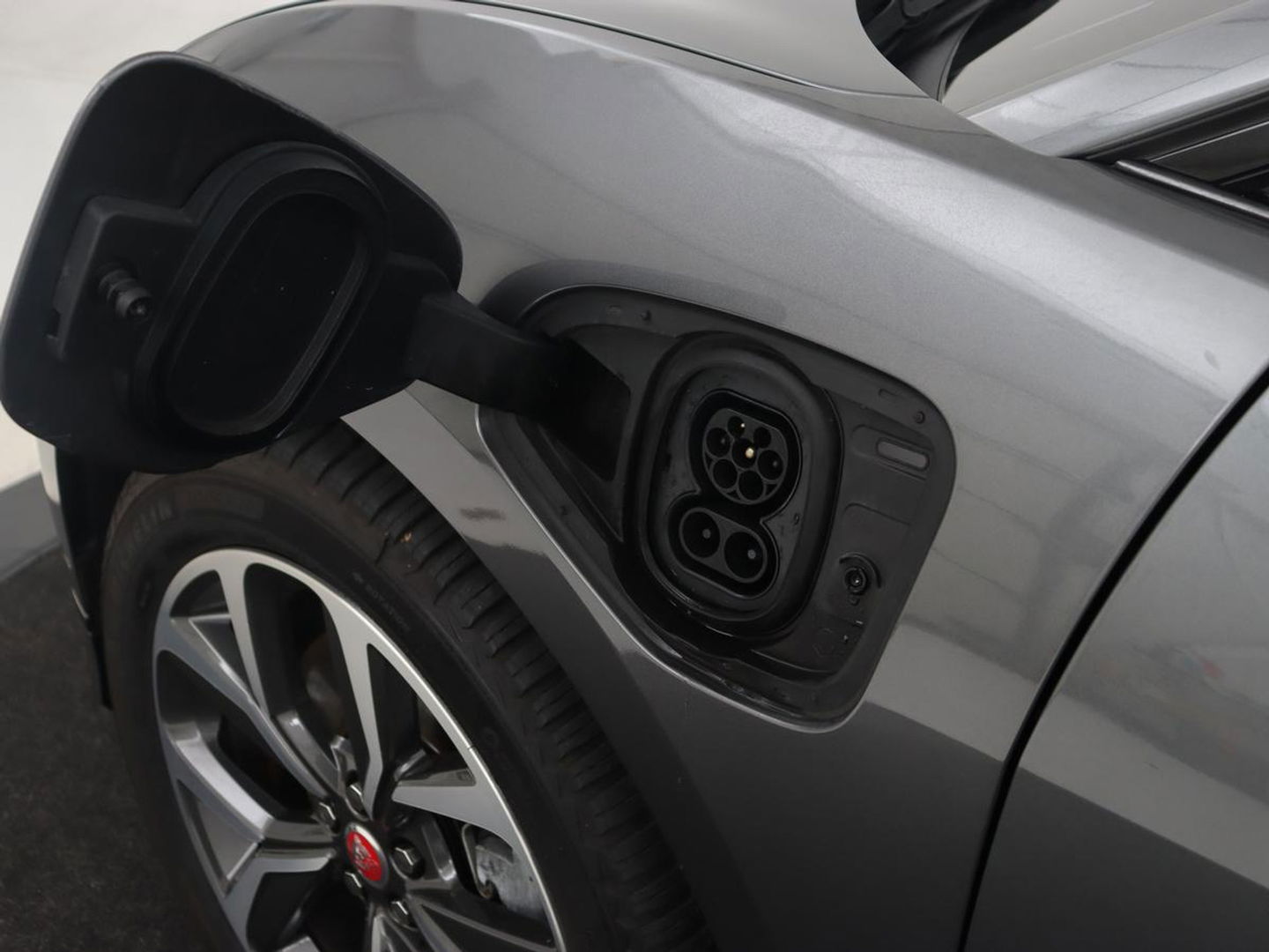 Jaguar I-PACE EV400 HSE 90 kWh | Leder | Meridian Sound | Achterbankverwarming | Adaptive cruise | 360 Camera | Carplay | Matrix LED | Keyless | Stoelverwarming | Navigatie