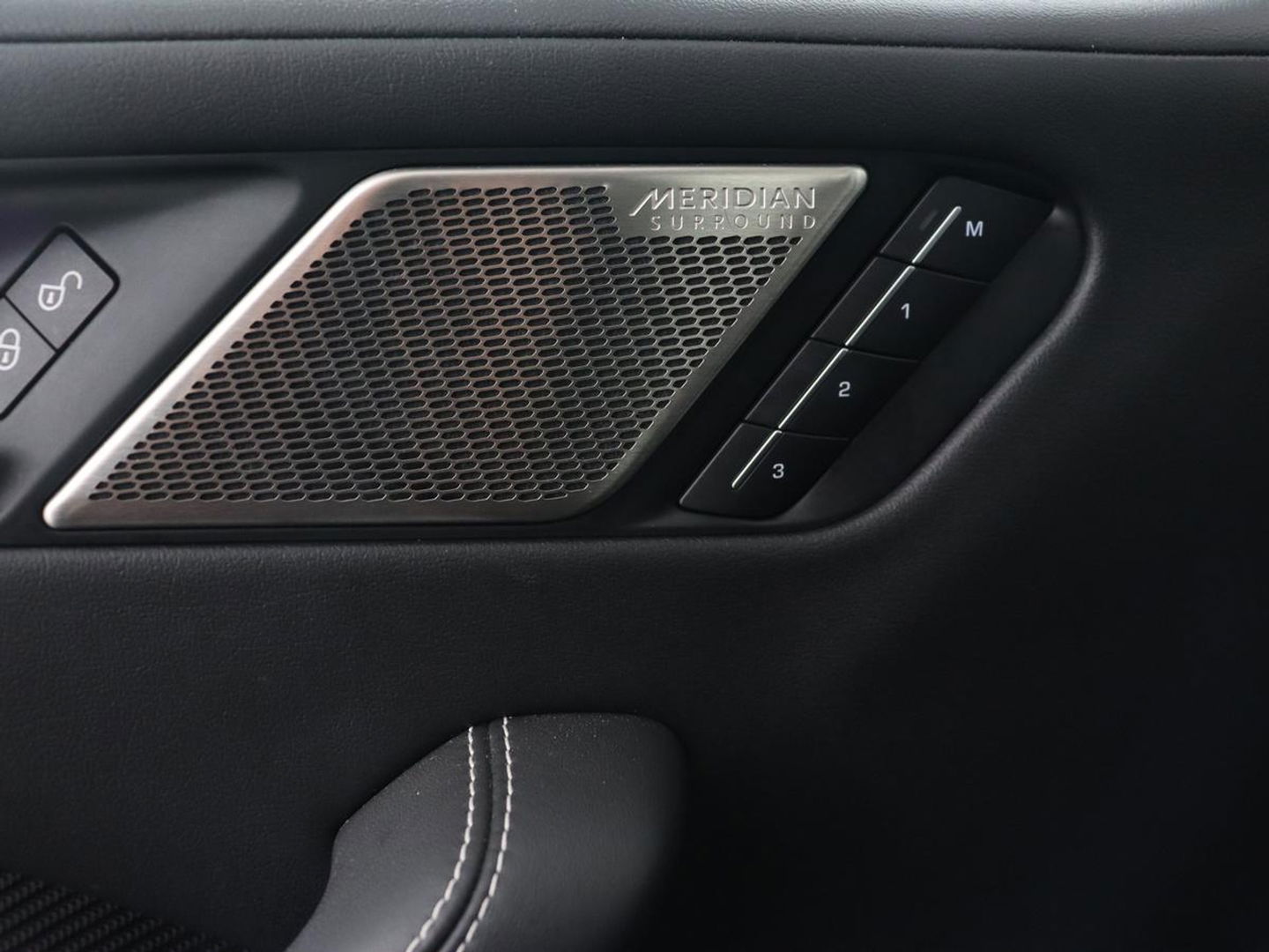 Jaguar I-PACE EV400 HSE 90 kWh | Leder | Meridian Sound | Achterbankverwarming | Adaptive cruise | 360 Camera | Carplay | Matrix LED | Keyless | Stoelverwarming | Navigatie