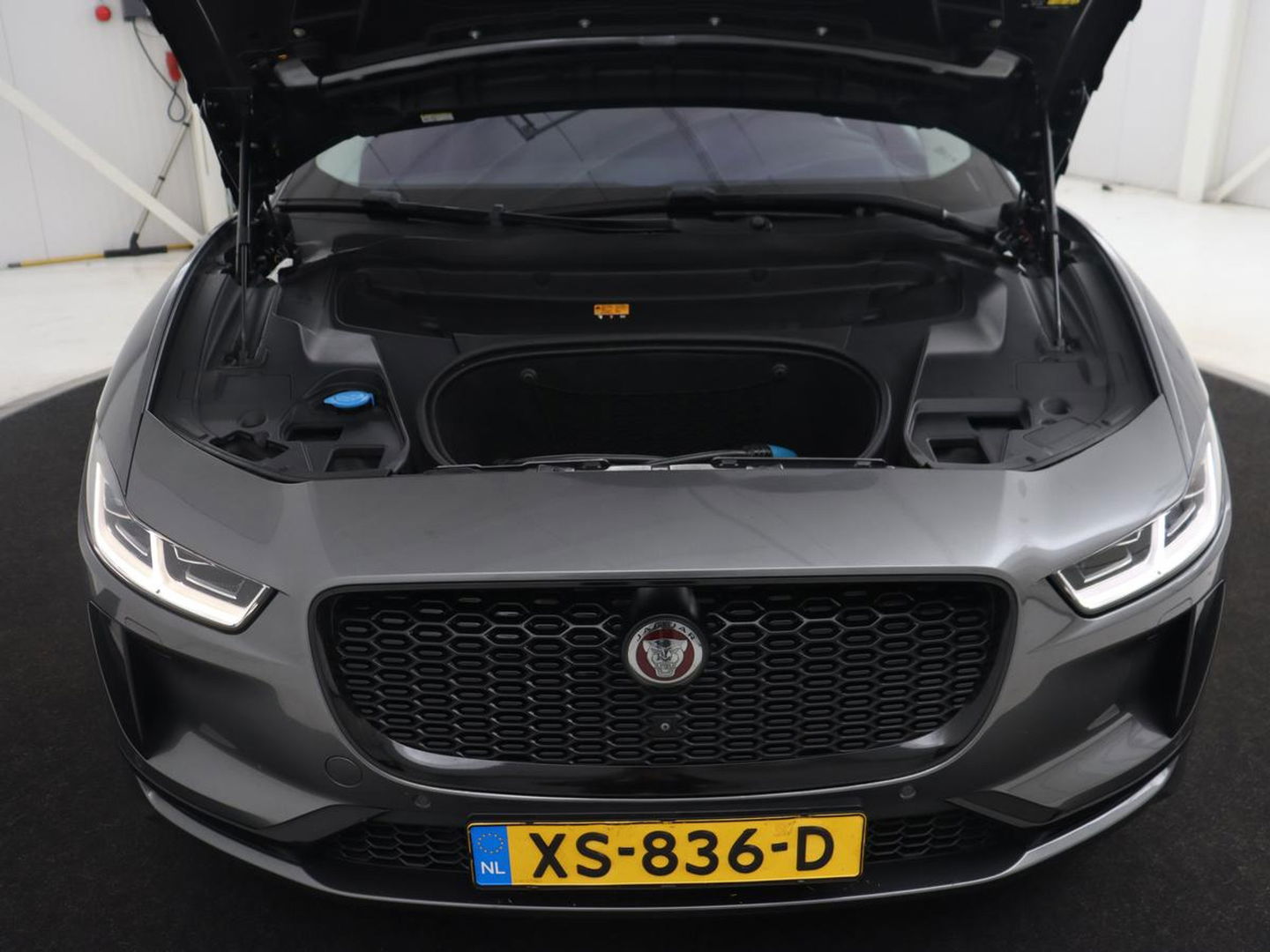 Jaguar I-PACE EV400 HSE 90 kWh | Leder | Meridian Sound | Achterbankverwarming | Adaptive cruise | 360 Camera | Carplay | Matrix LED | Keyless | Stoelverwarming | Navigatie