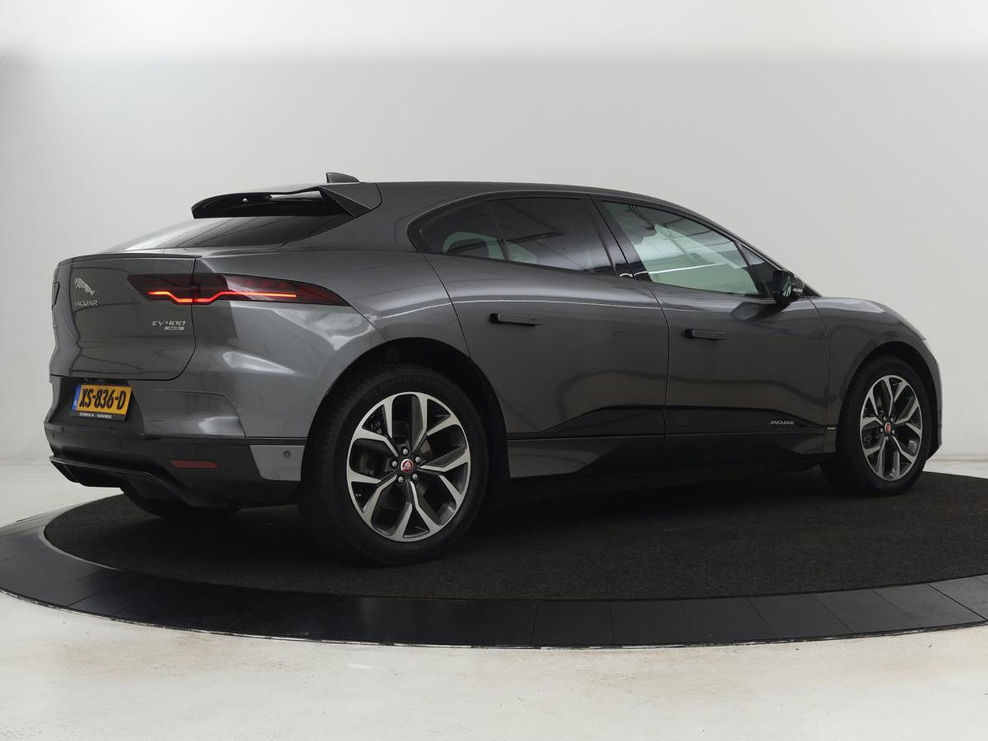 Jaguar I-PACE EV400 HSE 90 kWh | Leder | Meridian Sound | Achterbankverwarming | Adaptive cruise | 360 Camera | Carplay | Matrix LED | Keyless | Stoelverwarming | Navigatie