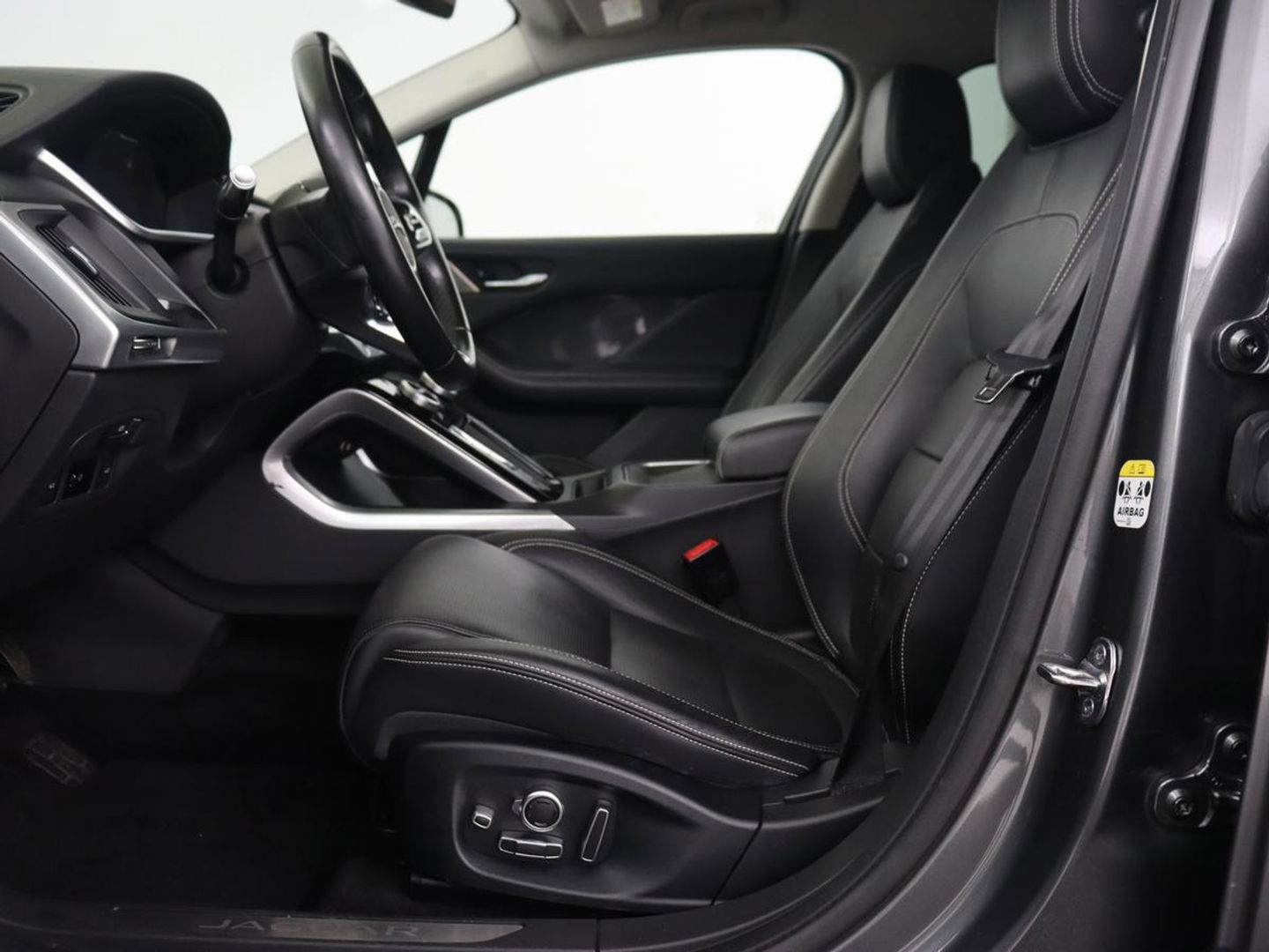 Jaguar I-PACE EV400 HSE 90 kWh | Leder | Meridian Sound | Achterbankverwarming | Adaptive cruise | 360 Camera | Carplay | Matrix LED | Keyless | Stoelverwarming | Navigatie