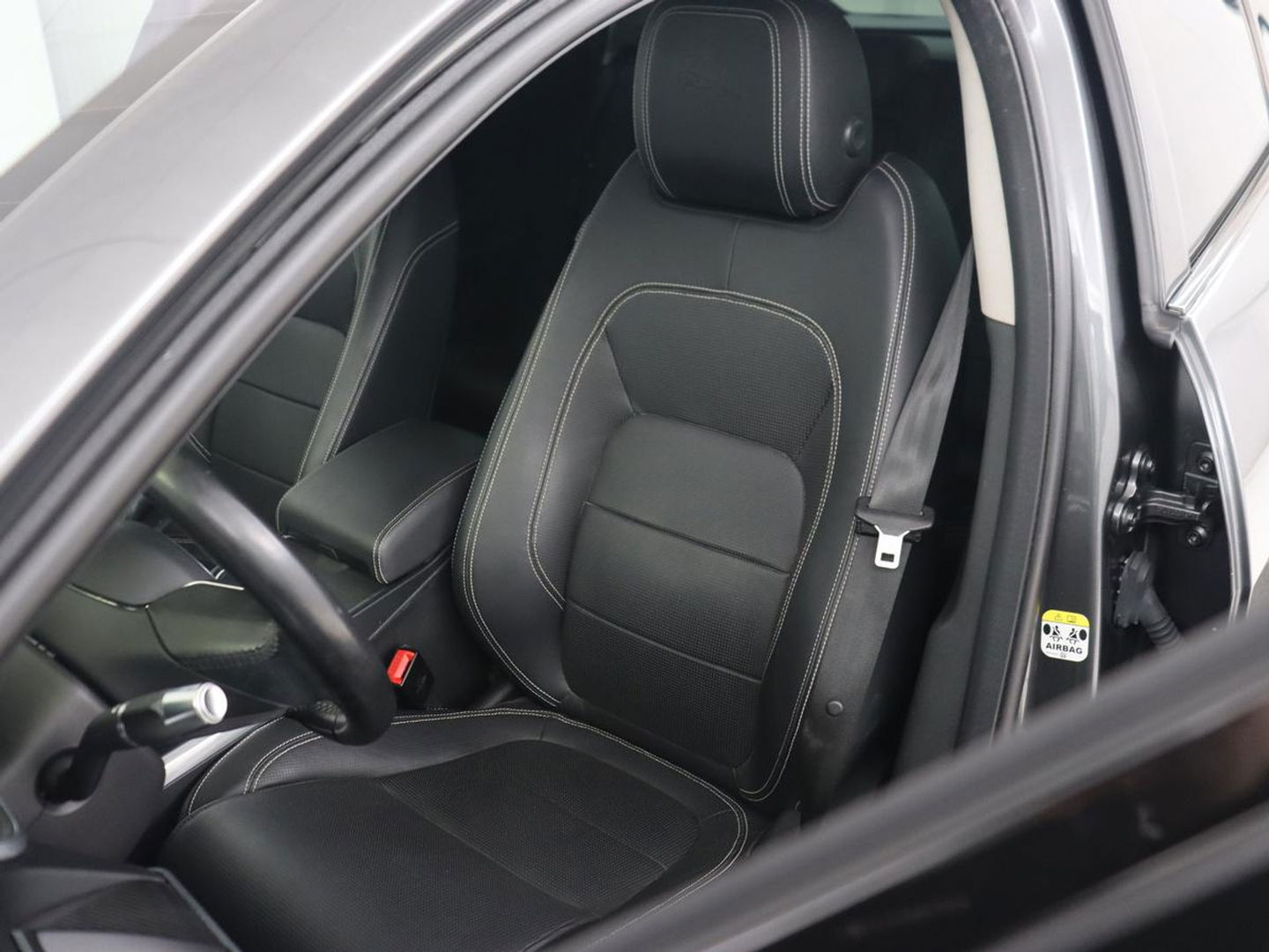 Jaguar I-PACE EV400 HSE 90 kWh | Leder | Meridian Sound | Achterbankverwarming | Adaptive cruise | 360 Camera | Carplay | Matrix LED | Keyless | Stoelverwarming | Navigatie