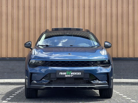 Lynk & Co 01 1.5 | NIEUW! | Trekhaak | Panoramadak | 360° graden camera | Adaptive Cruise Control | Keyless | Elektrische Bestuurdersstoel + Geheugen | Parkeersensoren | Apple Carplay | Android Auto | Infinit