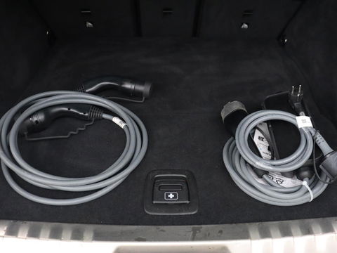 BMW 3-serie 320e M Sport | Panoramadak | Trekhaak | Stoelverwarming | Carplay | Sportstoelen | Leder/Alcantara | Navigatie | Widescreen Display | Sfeerverlichting | Parkeerhulp | PHEV | Plug In