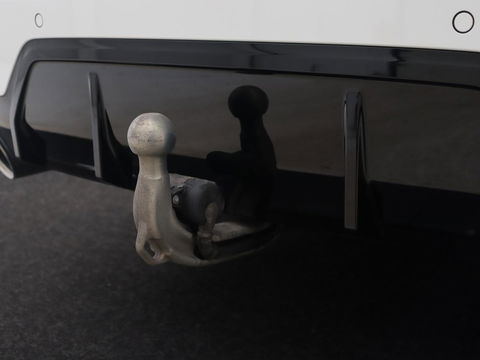 BMW 3-serie 320e M Sport | Panoramadak | Trekhaak | Stoelverwarming | Carplay | Sportstoelen | Leder/Alcantara | Navigatie | Widescreen Display | Sfeerverlichting | Parkeerhulp | PHEV | Plug In