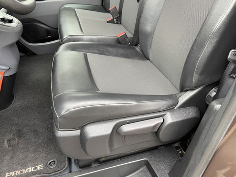 Toyota ProAce Compact 2.0 D-4D 122pk automaat Navigator L1H1 / vaste prijs rijklaar € 16.950 ex btw / lease vanaf € 285 / bruin metallic / euro 6 diesel / bpm vrij / airco / cruise / navi / trekhaak / pdc !