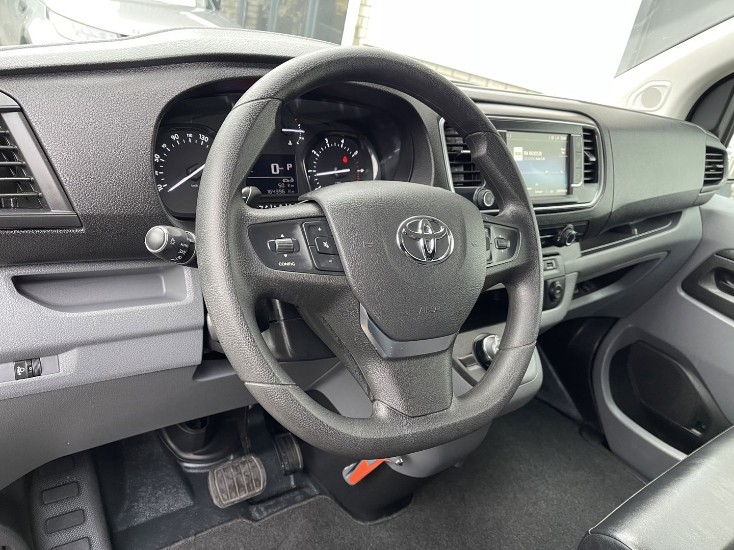 Toyota ProAce Compact 2.0 D-4D 122pk automaat Navigator L1H1 / vaste prijs rijklaar € 16.950 ex btw / lease vanaf € 285 / bruin metallic / euro 6 diesel / bpm vrij / airco / cruise / navi / trekhaak / pdc !