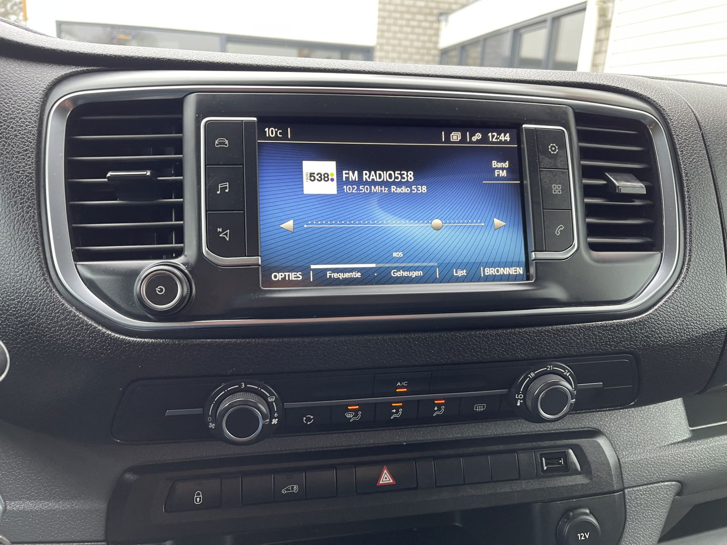 Toyota ProAce Compact 2.0 D-4D 122pk automaat Navigator L1H1 / vaste prijs rijklaar € 16.950 ex btw / lease vanaf € 285 / bruin metallic / euro 6 diesel / bpm vrij / airco / cruise / navi / trekhaak / pdc !