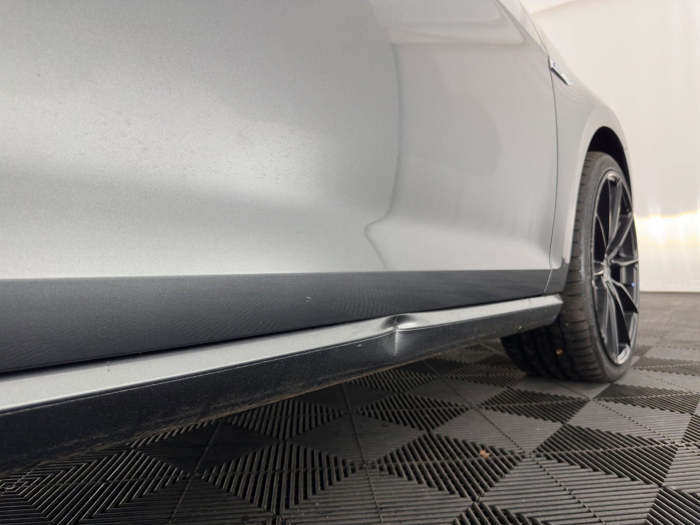 Volkswagen E-Golf {SOH-100%) Aut.* LUXURY-LEATHER | FULL-LED | NAVI-FULLMAP | CAMERA | HEATED-SPORTSEATS | ECC | PDC | CARPLAY | CRUISE | PRIVACY-GLASS | DIGI-COCKPIT | AMBIENT-LIGHT | CCS-FASTLOADER | 19''ALU*