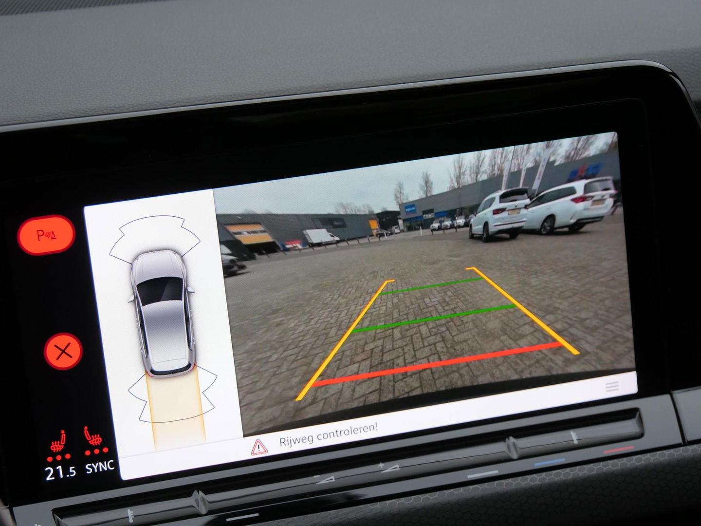 Volkswagen Golf 2.0TSi GTI/ PANORAMADAK/ CAMERA/ IQ-LIGHT MATRIX/ SFEERVERLICHTING/ WINTER PAKKET