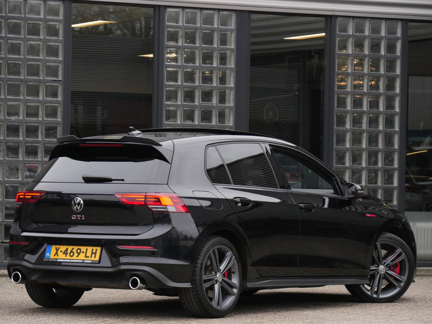 Volkswagen Golf 2.0TSi GTI/ PANORAMADAK/ CAMERA/ IQ-LIGHT MATRIX/ SFEERVERLICHTING/ WINTER PAKKET