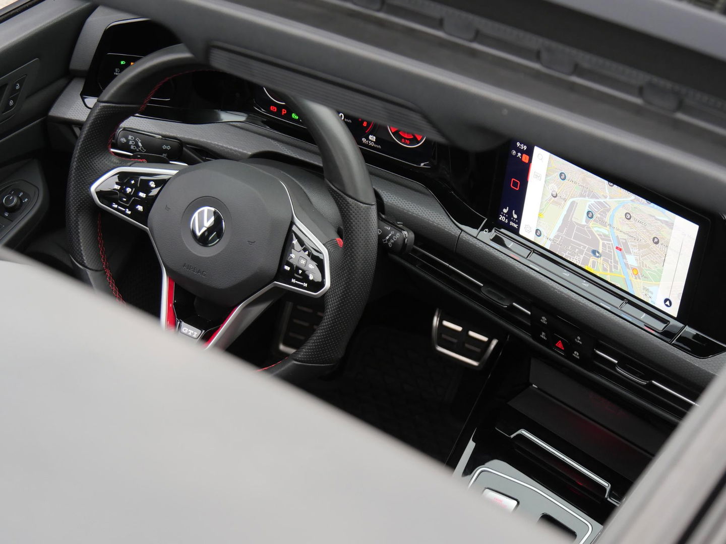 Volkswagen Golf 2.0TSi GTI/ PANORAMADAK/ CAMERA/ IQ-LIGHT MATRIX/ SFEERVERLICHTING/ WINTER PAKKET