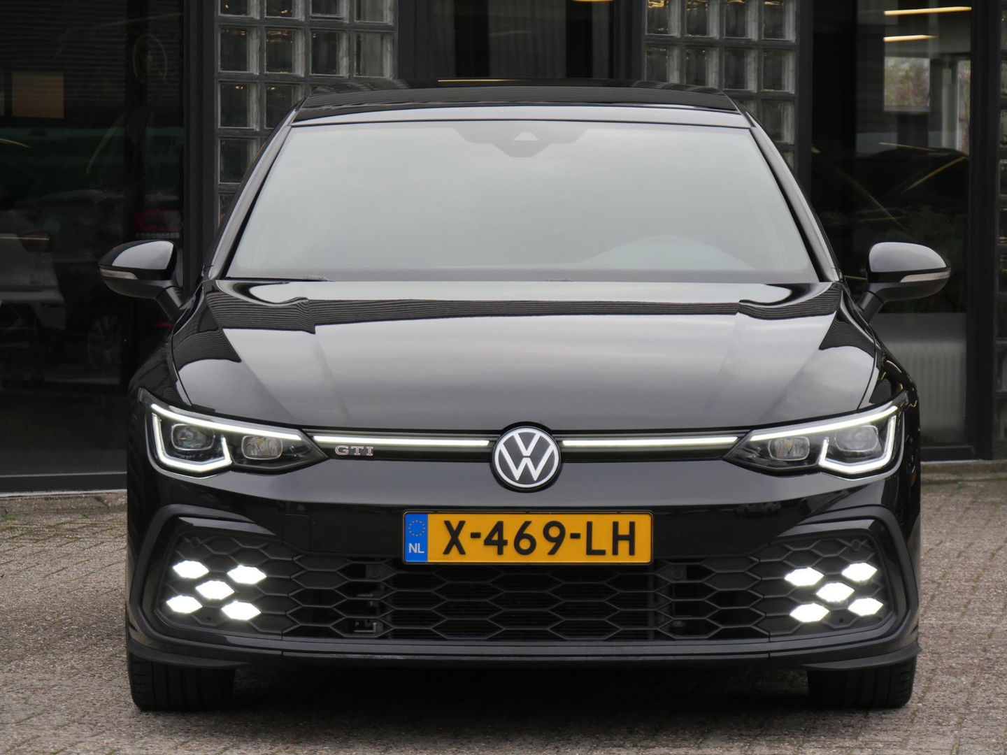 Volkswagen Golf 2.0TSi GTI/ PANORAMADAK/ CAMERA/ IQ-LIGHT MATRIX/ SFEERVERLICHTING/ WINTER PAKKET
