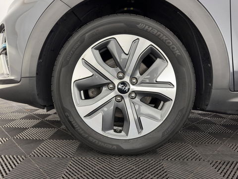 Kia e-Niro ExecutiveLine 64 kWh (3-Fase) {SOH-100%) (INCL-BTW)  Aut *HEATPUMP | LUXURY-LEATHER | FULL-LED | NAVI-FULLMAP | ADAPTIVE-CRUISE | CAMERA | MEMORY-PACK | LANE-ASSIST | KEYLESS | DIGI-COCKPIT | PRIVACY-GLASS | AMBIENT-LIGHT | 17"ALU*