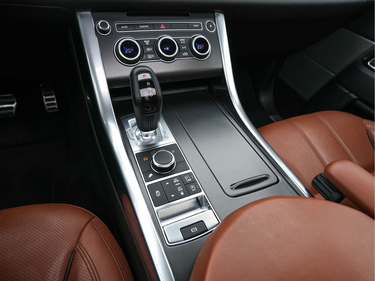 Land Rover Range Rover Sport 3.0 TDV6 HSE Dynamic Aut. *PANO | DIGI-COCKPIT | LUXURY-LEATHER | XENON | NAVI-FULLMAP | CAMERA | KEYLESS | AIR-SUSPENSION | ECC | PDC | HEATED-SPORTSEATS | AMBIENT-LIGHT | CARBON-INLAY | SHIFT-PADDLES | CRUISE |