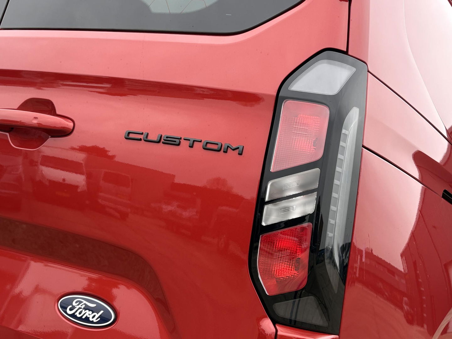 Ford Transit Custom 320 2.0 TDCI L2H1 Limited 170PK | NEXT LEVEL EDITION | LED | SUPER DIKKE UITVOERING |