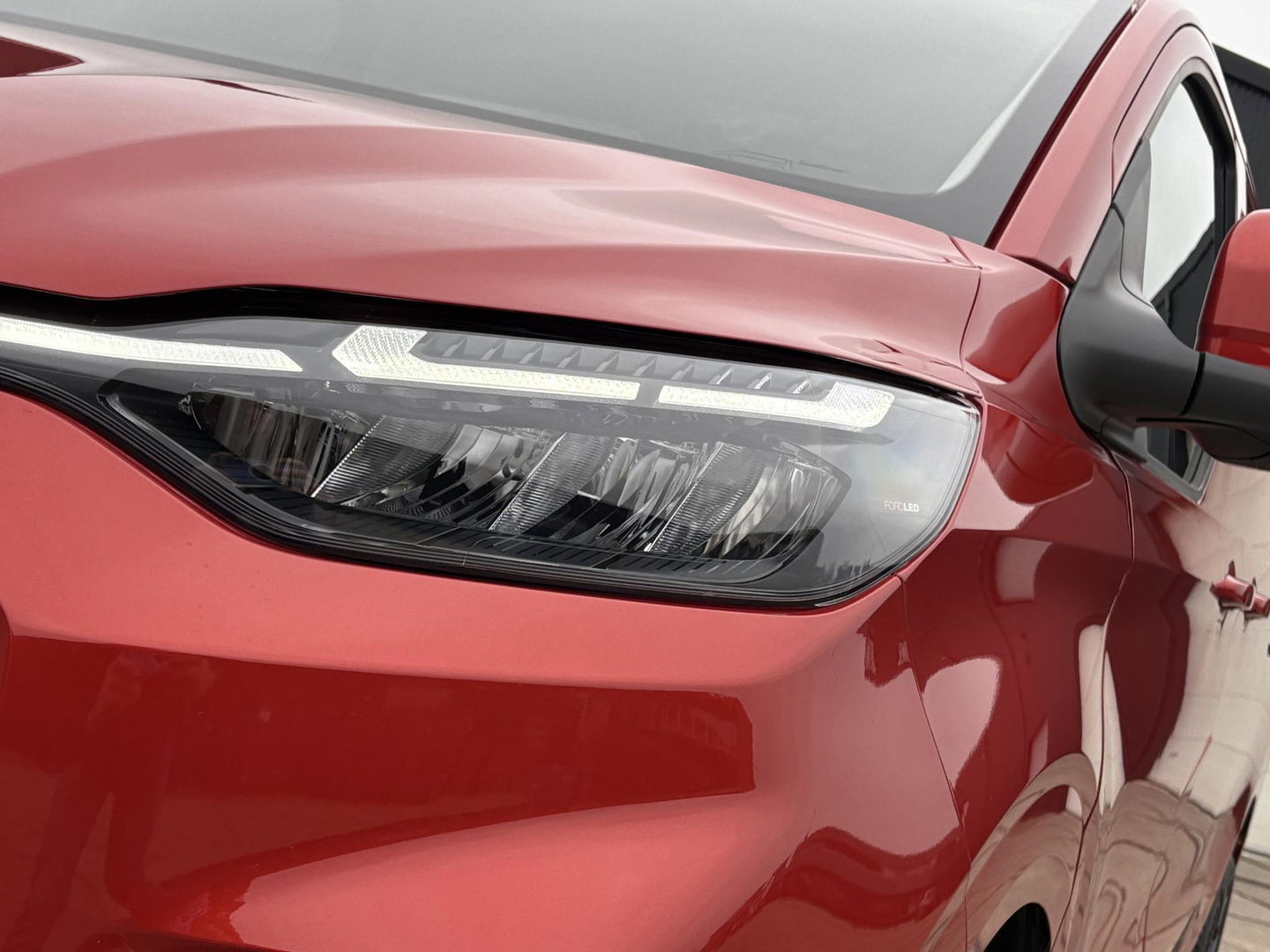 Ford Transit Custom 320 2.0 TDCI L2H1 Limited 170PK | NEXT LEVEL EDITION | LED | SUPER DIKKE UITVOERING |