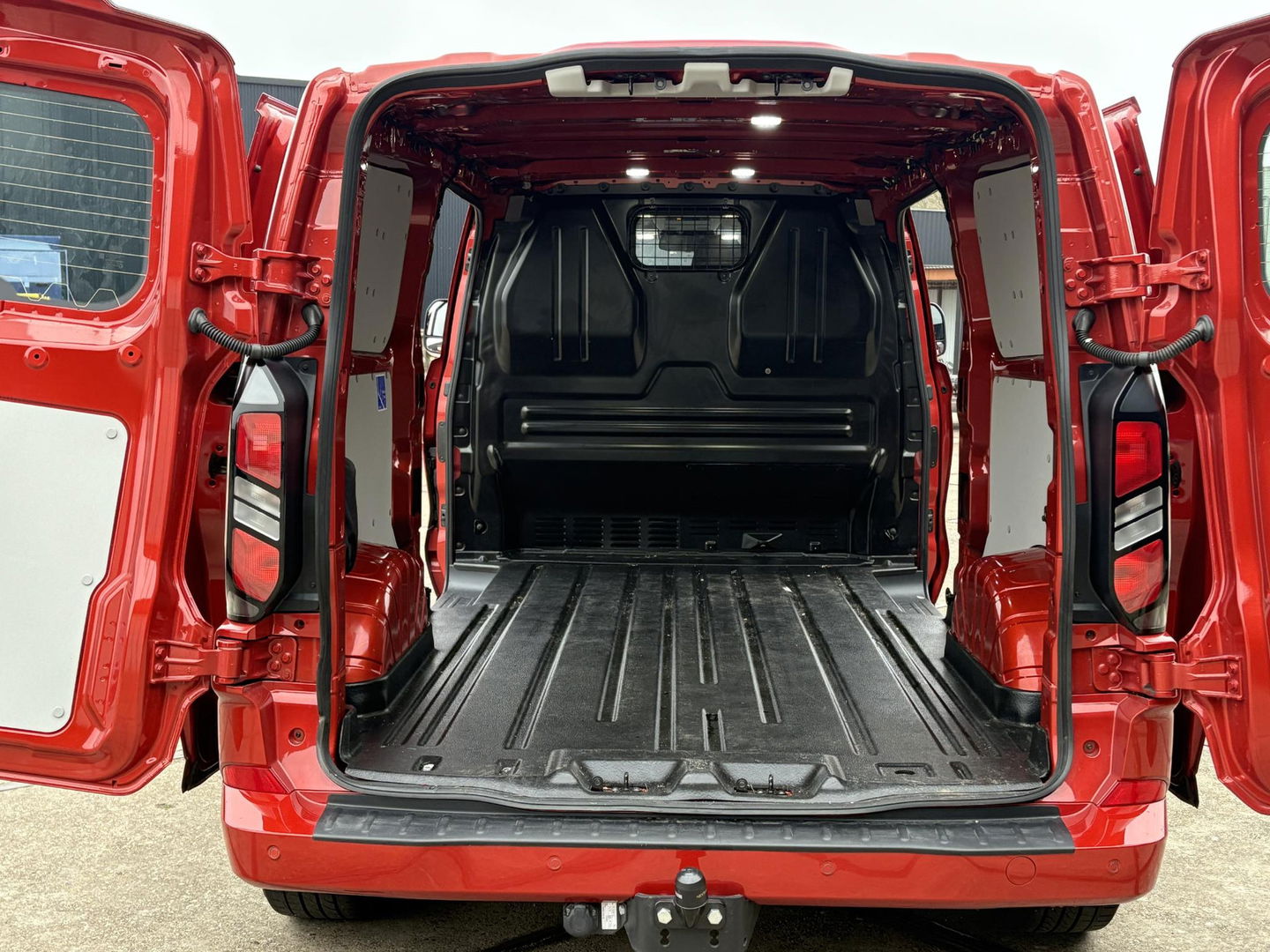 Ford Transit Custom 320 2.0 TDCI L2H1 Limited 170PK | NEXT LEVEL EDITION | LED | SUPER DIKKE UITVOERING |