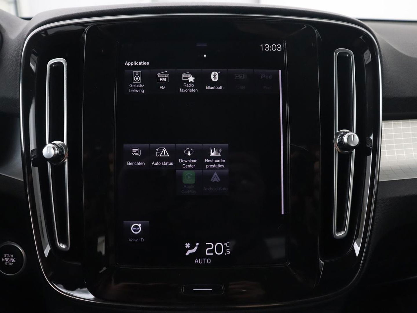 Volvo XC40 1.5 T5 Recharge Momentum Pro | Harman/Kardon | Camera | Carplay | Half leder | Navigatie | Cruise control | Climate control | Parkeerhulp | Full LED | PHEV | Plug In