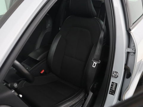 Volvo XC40 1.5 T5 Recharge Momentum Pro | Harman/Kardon | Camera | Carplay | Half leder | Navigatie | Cruise control | Climate control | Parkeerhulp | Full LED | PHEV | Plug In