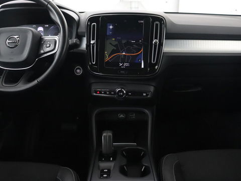 Volvo XC40 1.5 T5 Recharge Momentum Pro | Harman/Kardon | Camera | Carplay | Half leder | Navigatie | Cruise control | Climate control | Parkeerhulp | Full LED | PHEV | Plug In