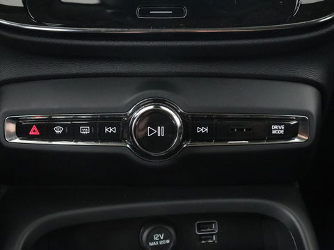 Volvo XC40 1.5 T5 Recharge Momentum Pro | Harman/Kardon | Camera | Carplay | Half leder | Navigatie | Cruise control | Climate control | Parkeerhulp | Full LED | PHEV | Plug In