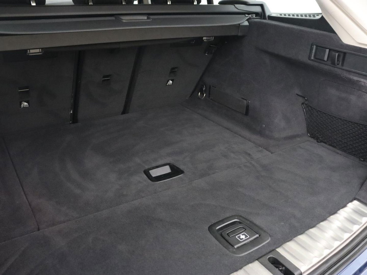 BMW 3 Serie 318i Business Edition | Stoelverwarming | Camera | Carplay | Live Cockpit | Full LED | Navigatie | Dodehoek detectie | Climate control