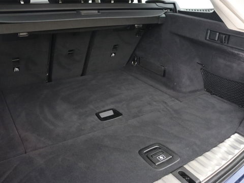 BMW 3 Serie 318i Business Edition | Stoelverwarming | Camera | Carplay | Live Cockpit | Full LED | Navigatie | Dodehoek detectie | Climate control