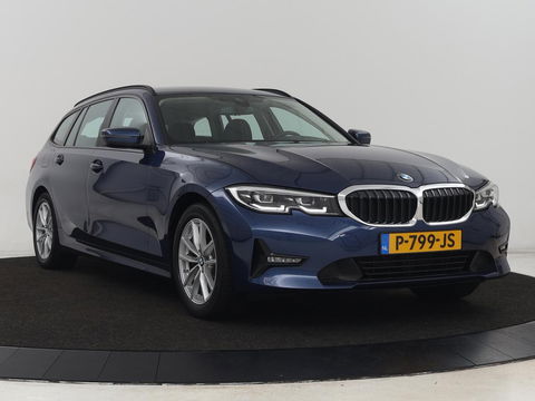 BMW 3 Serie 318i Business Edition | Stoelverwarming | Camera | Carplay | Live Cockpit | Full LED | Navigatie | Dodehoek detectie | Climate control