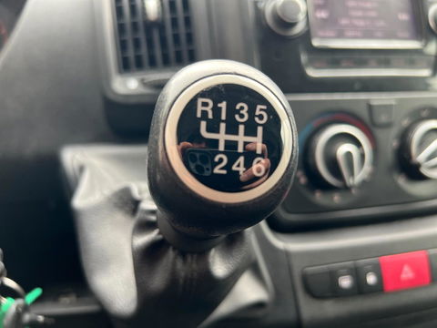 Peugeot Boxer 335 2.2 BlueHDi 140 L3H2 Premium Camera Airco Navi