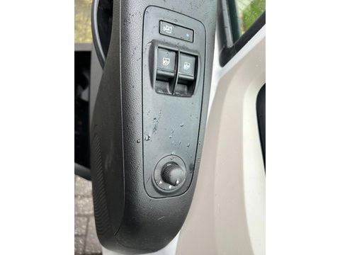 Peugeot Boxer 335 2.2 BlueHDi 140 L3H2 Premium Camera Airco Navi
