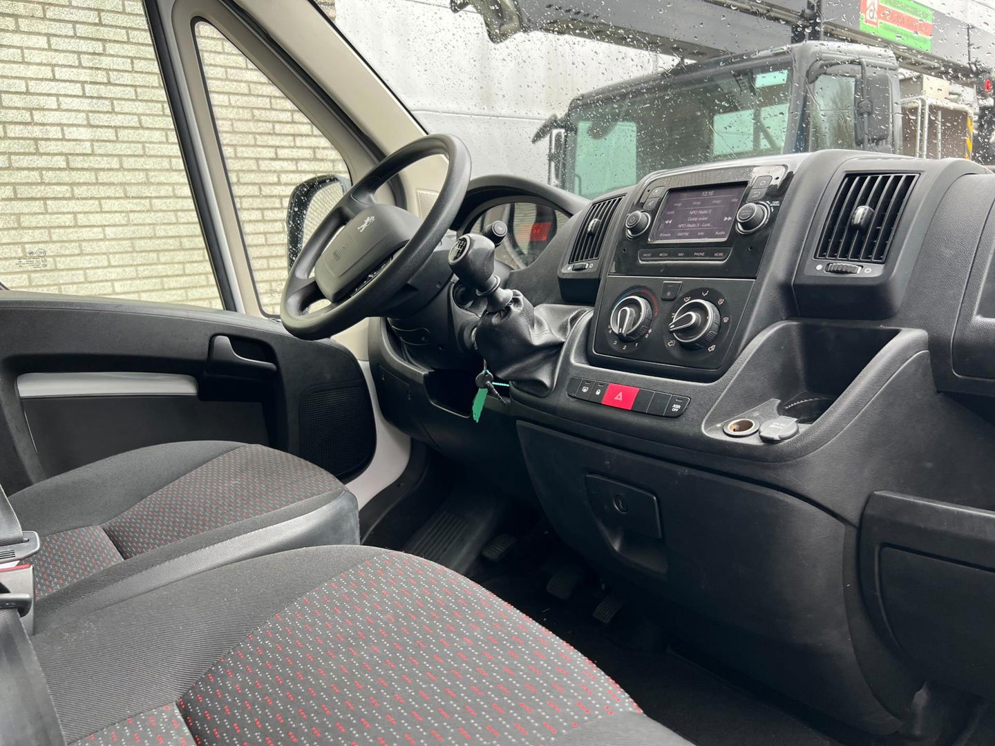 Peugeot Boxer 335 2.2 BlueHDi 140 L3H2 Premium Camera Airco Navi