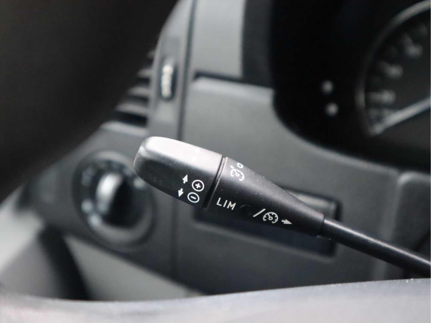 Mercedes-Benz Sprinter 316 CDI Automaat L2H2 - Trekhaak 2,8t KG - Xenon - 1ste Eigenaar